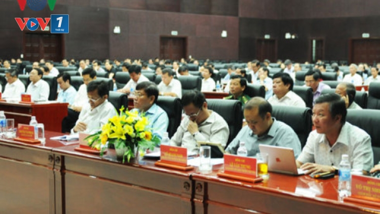 Thành phố Đà Nẵng triệu tập cuộc họp chấn chỉnh tinh thần làm việc của cán bộ toàn thành phố (Thời sự trưa 23/9/2017)