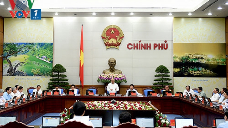 Càng họp càng xa dân (1/9/2017)