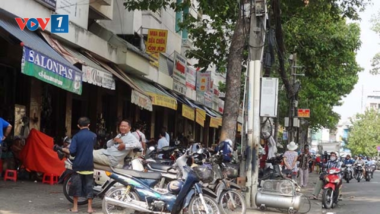Tình trạng lấn chiếm công trình giao thông và trách nhiệm của các cơ quan quản lý (9/4/2018)