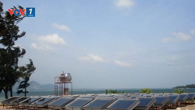 Nhà khoa học tâm huyết với công trình tạo nước ngọt từ nước biển bằng năng lượng mặt trời dùng cho sinh hoạt (17/4/2018)