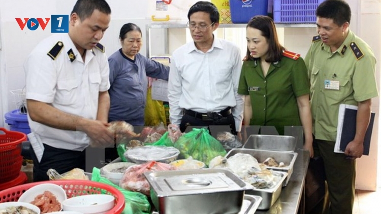 Kiểm soát an toàn thực phẩm không chỉ quan tâm ở khía cạnh xử phạt (11/5/2018)