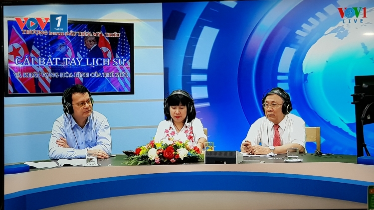 Thượng đỉnh lần đầu tiên Mỹ - Triều: Cái bắt tay lịch sử và khát vọng hòa bình của thế giới (16/6/2018)