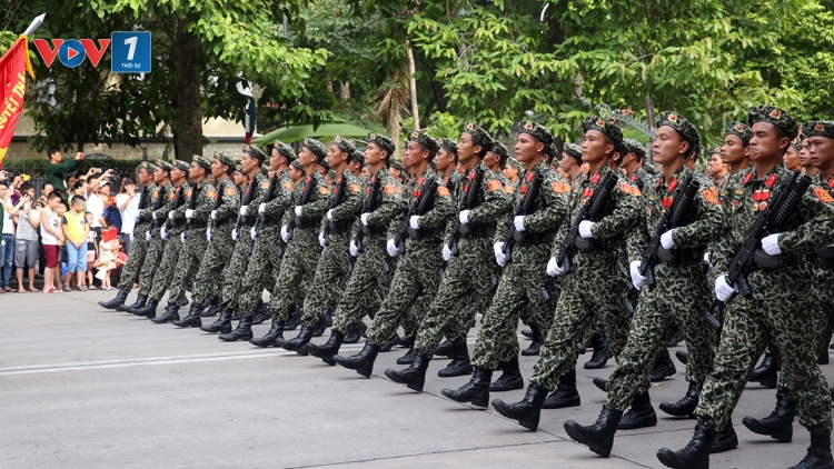 Dự án Luật Quốc phòng (sửa đổi): Thúc đẩy phát triển quốc phòng với kinh tế, xã hội (8/6/2018)