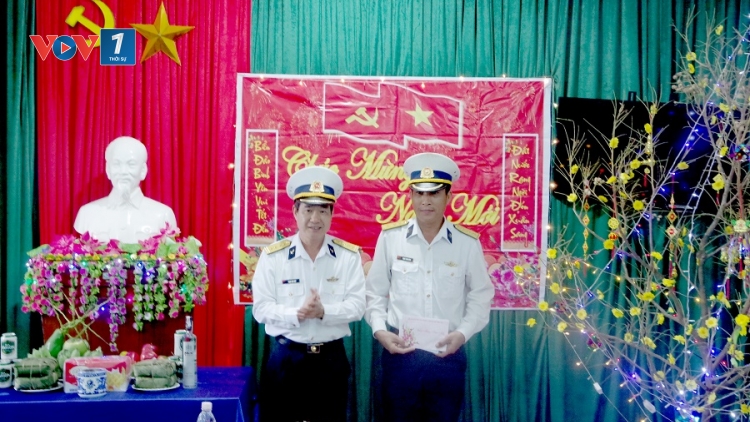 Vùng 3 Hải quân, chúc Tết trạm ra đa 540 Cồn Cỏ (31/1/2019)