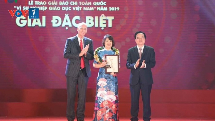 Giới thiệu tác phẩm vừa đạt giải A, Giải Báo chí toàn quốc Vì sự nghiệp giáo dục Việt Nam: Chuyện về những người thầy thắp lửa (19/11/2019)