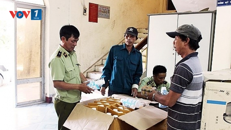 Phú Yên: Thu giữ 2 tấn hàng hoá không rõ nguồn gốc, trên đường vận chuyển vào phía Nam tiêu thụ (5/4/2019)