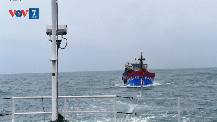 Tàu 904 kịp thời cứu 6 ngư dân bị nạn ở Trường Sa (9/5/2019)