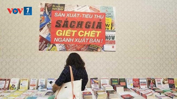 Đấu tranh với nạn sách giả, vi phạm sở hữu trí tuệ: Không thể mãi thờ ơ (19/6/2019)