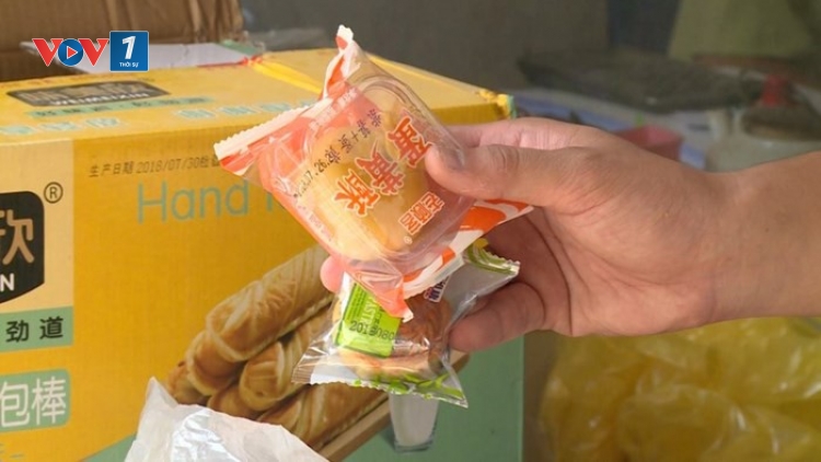 Quản lý thị trường Hà Tĩnh: Bắt giữ nhiều bánh trung thu và thực phẩm không rõ nguồn gốc (16/8/2019)