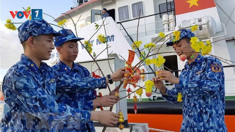 Không khí đón Tết sớm trên tàu cảnh sát biển 9004 (16/1/2020)