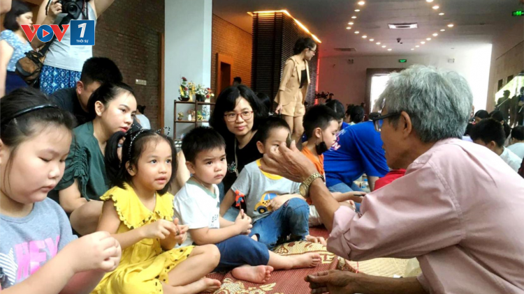 Những người lặng thầm giữ và trao truyền các giá trị Trung thu truyền thống (2/10/2020)