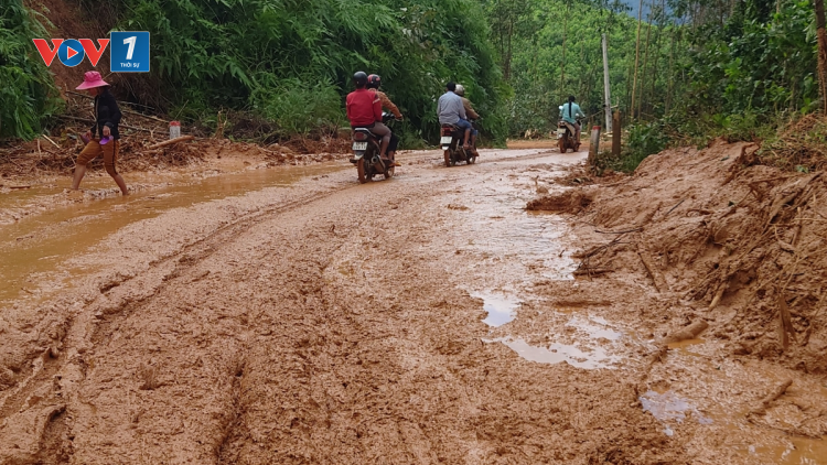 THỜI SỰ 18H CHIỀU 29/10/2020: Thủ tướng Chính phủ: Triển khai mọi phương án tiếp cận, cứu nạn những người còn sống sót trong 3 vụ sạt lở nghiêm trọng tại Quảng Nam