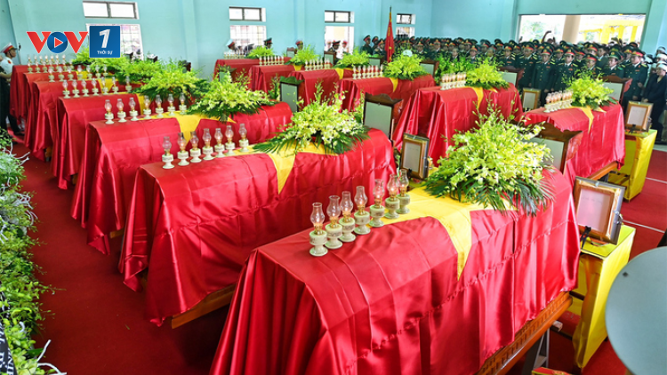 Lễ viếng, truy điệu và tiễn đưa 13 Liệt sĩ về nơi an nghỉ cuối cùng (18/10/2020)