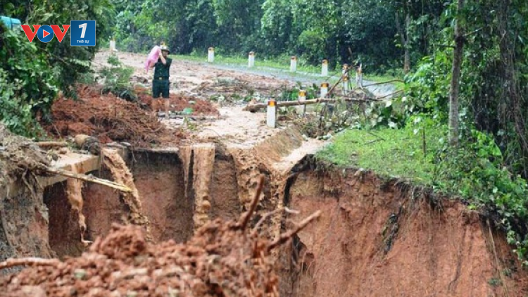 Loạt bài “Thiên tai và nhân họa – Nhìn từ trận lũ lịch sử miền Trung”, Bài 2: Thiên tai dữ dội: trả giá cho những hành động của con người (30/10/2020)