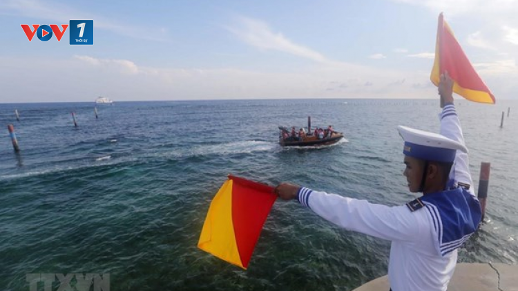 Xây dựng công trình trên đảo Trường Sa, bảo vệ vững chắc chủ quyền biển đảo (6/11/2020)
