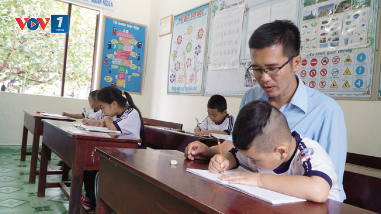 Những người thầy neo chữ nơi đầu sóng (19/11/2020)