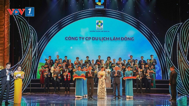 Loạt bài “Nhìn lại thương mại điện tử 2020”. Bài 1 nhan đề “Thương mại điện tử 2020: Tăng trưởng mạnh - Liệu có là xu hướng bền vững? (24/12/2020)
