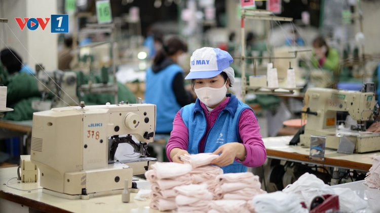Tập đoàn Dệt May Việt Nam: Tập trung toàn lực, gấp rút sản xuất khẩu trang phòng chống dịch (11/2/2020)