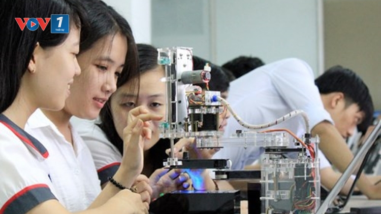 Khuyến khích sinh viên nghiên cứu khoa học, ươm mầm và hiện thực hóa sản phẩm nghiên cứu khoa học ra thị trường (9/3/2020)