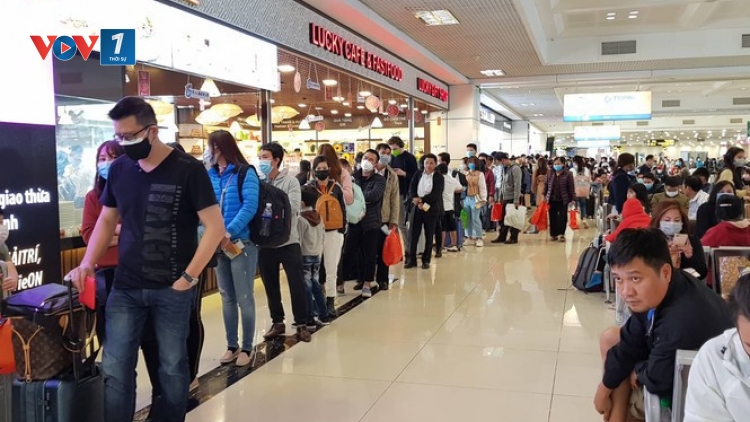 THỜI SỰ 18H CHIỀU 18/3/2020: Hôm nay, hàng nghìn hành khách các chuyến bay quốc tế đến sân bay Nội Bài (Hà Nội) được lấy mẫu xét nghiệm ca bệnh