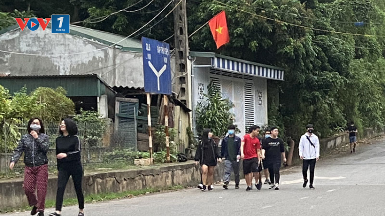 THỜI SỰ 18H CHIỀU 6/4/2020: Cách ly xã hội bước sang ngày thứ 6, Thủ tướng Nguyễn Xuân Phúc nhấn mạnh sự chấp hành của người dân là yếu tố quan trọng nhất.