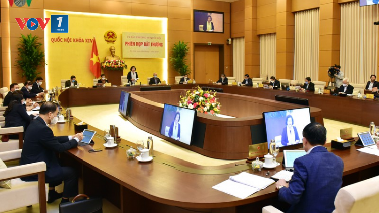 THỜI SỰ 18H CHIỀU 8/4/2020: Quốc hội thống nhất ban hành chính sách hỗ trợ người dân gặp khó khăn do đại dịch Covid-19.