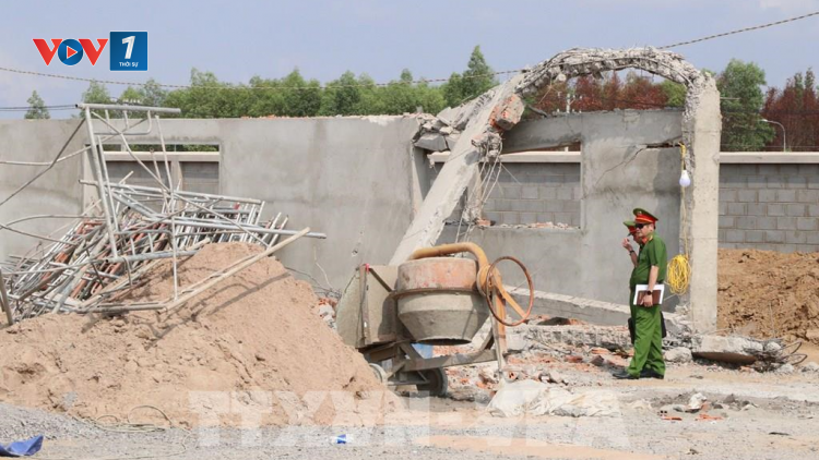 THỜI SỰ 18H CHIỀU 15/5/2020: 3 đối tượng bị tạm giữ hình sự do nghi liên quan đến vụ tai nạn lao động xảy ra tại tỉnh Đồng Nai khiến 10 người thiệt mạng.