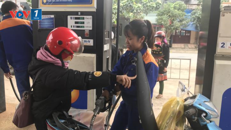 Tổng cục quản lý thị trường chỉ đạo xử lý nghiêm những vụ “găm” xăng dầu chờ tăng giá (29/5/2020)