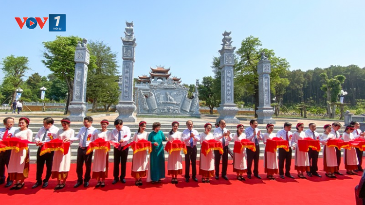 THỜI SỰ 18H CHIỀU 16/5/2020: Thủ tướng Nguyễn Xuân Phúc dự lễ khánh thành đền thờ gia tiên Chủ tịch Hồ Chí Minh, tại quần thể Di tích Quốc gia đặc biệt - Khu di tích Kim Liên