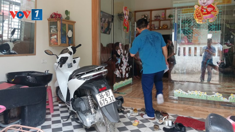 THỜI SỰ 18H CHIỀU 20/5/2020: UBND tỉnh Thanh Hóa yêu cầu rà soát lại các hộ nghèo, cận nghèo trước thực tế nhiều hộ cận nghèo vẫn có nhà 3 tầng và ô tô… gây bức xúc dư luận