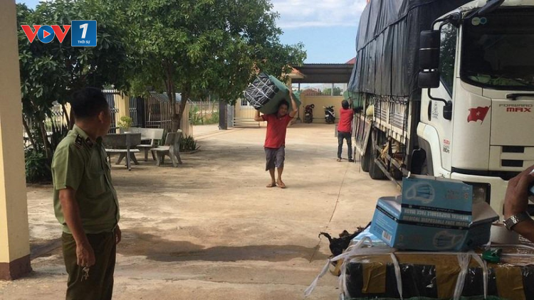 Quản lý thị trường Bình Định: Tạm giữ hơn 70.000 chiếc khẩu trang y tế không có hóa đơn, chứng từ (30/7/2020)