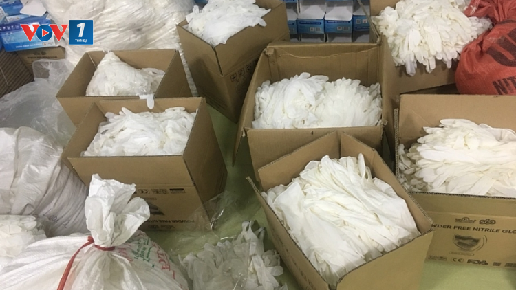 Phát hiện đường dây tái chế găng tay cũ tại nhiều tỉnh phía Bắc (4/8/2020)