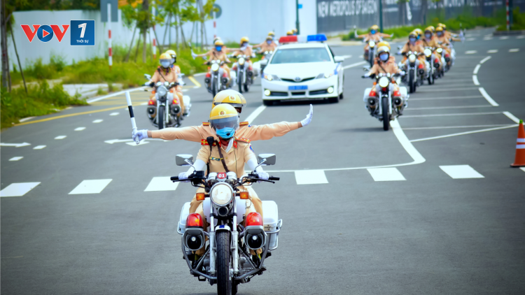 TP.HCM ra mắt Đội hình nữ cảnh sát giao thông dẫn đoàn (25/8/2020)