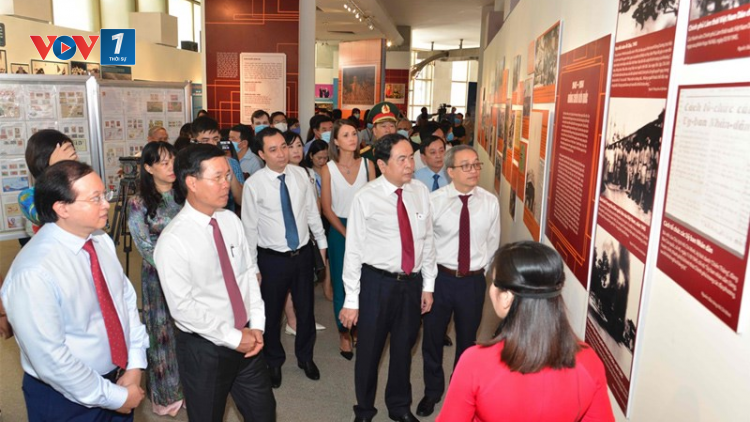 THỜI SỰ 18H CHIỀU 30/8/2020: Những hình ảnh tiêu biểu Trưng bày chuyên đề "Việt Nam - Độc lập, tự cường" được giới thiệu nhân kỷ niệm 75 năm Cách mạng Tháng 8 và Quốc khánh 2-9.