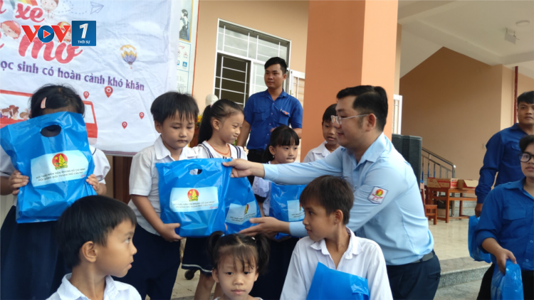 Cần Thơ: Những “Chuyến xe ước mơ” – Chắp cánh em tới trường (12/9/2020)