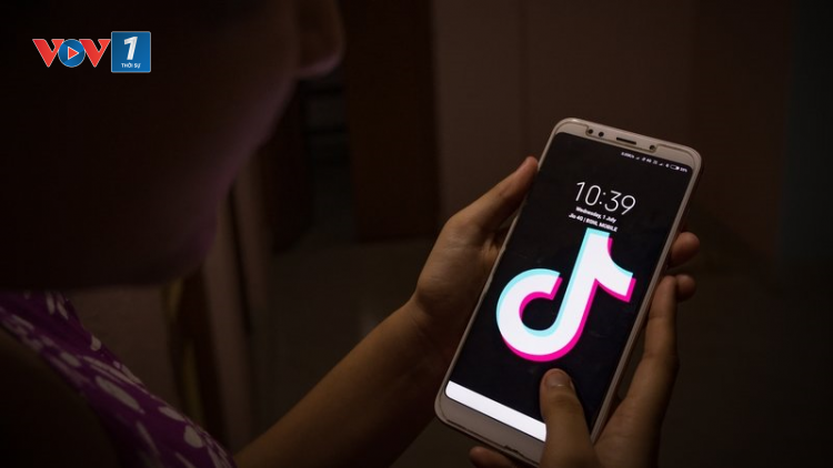 Báo động tình trạng quản lý lỏng lẻo trẻ em sử dụng TikTok! (27/01/2021)