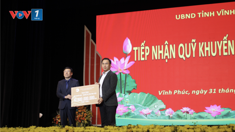 HDTC tặng Quỹ Khuyến học – Khuyến tài tỉnh Vĩnh Phúc 10 tỷ đồng (18/01/2021)