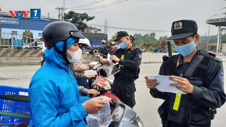 THỜI SỰ 18H CHIỀU 16/10/2021: Thực hiện Nghị quyết 128 của Chính phủ, các địa phương nơi thực hiện đồng bộ, nơi gỡ bỏ từ từ