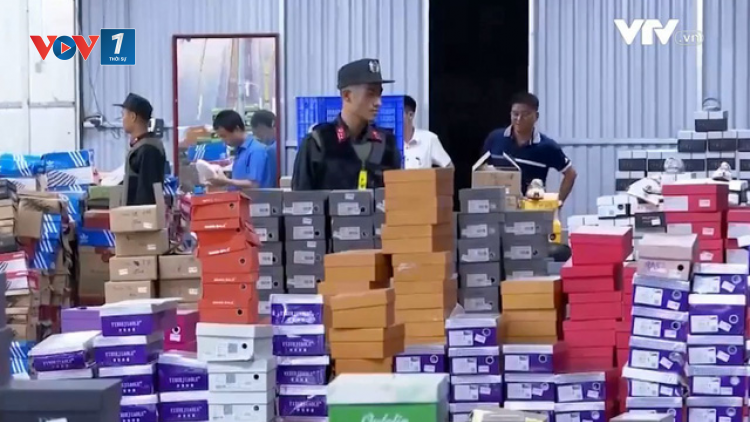 Vận chuyển hàng lậu, hàng giả qua đường Bưu điện, chuyển phát nhanh gia tăng (14/10/2021)