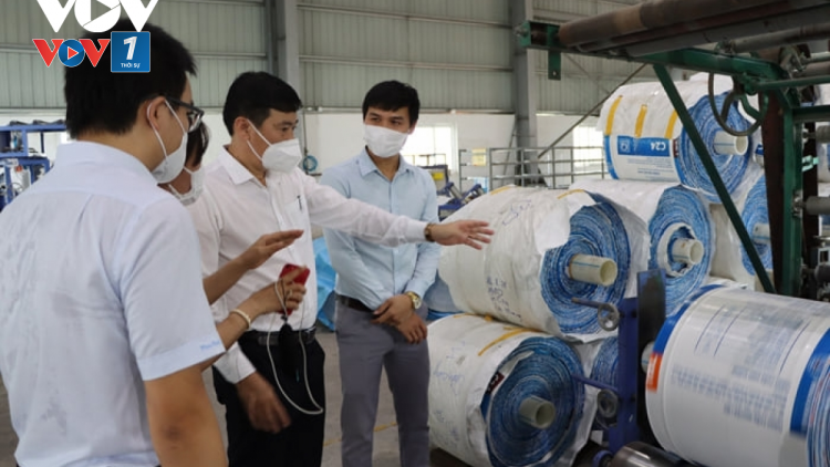 Doanh nghiệp chủ động thích ứng trong trạng thái “bình thường mới”  (01/10/2021)