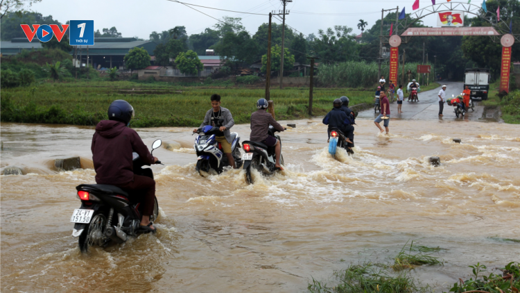 THỜI SỰ 21H30 ĐÊM 15/10/2021: Hoàn lưu  bão số 8 và mưa lớn gây nhiều thiệt hại cho các địa phương.