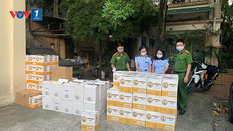 Quản lý thị trường tiếp tục phát hiện lượng lớn hàng hoá có dấu hiệu nhập lậu (30/11/2021)