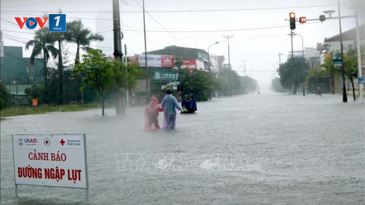 THỜI SỰ 21H30 ĐÊM 07/11/2021: Các tỉnh, thành phố từ Thừa Thiên Huế đến Khánh Hòa cần chủ động ứng phó với mưa lớn, ngập lụt, lũ quét, sạt lở đất.