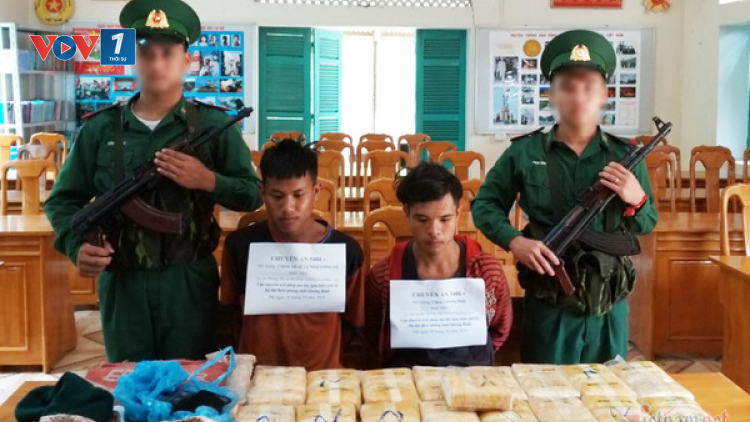 THỜI SỰ 21H30 ĐÊM 29/11/2021: Bộ đội Biên phòng triệt phá đường dây vận chuyển 100 bánh heroin qua Lào Cai