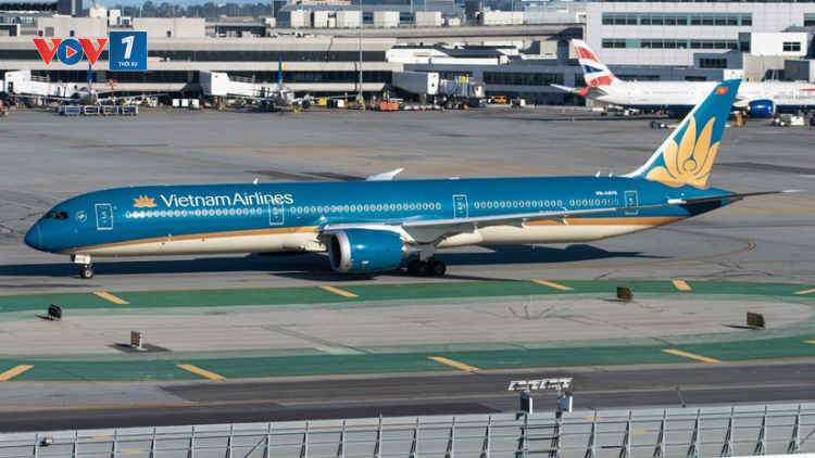 THỜI SỰ 12H TRƯA 1/11/2021: Vietnam Airlines vừa được Mỹ chấp thuận khai thác đường bay thương mại thường lệ.