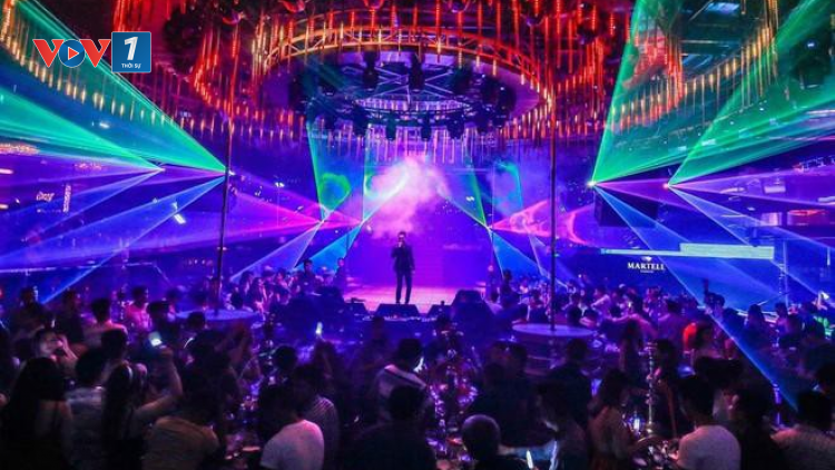 THỜI SỰ 21H30 ĐÊM 18/11/2021: TP HCM lý giải việc tạm dừng kinh doanh dịch vụ karaoke, spa, massage,.. sau khi vừa cho mở cửa hôm qua 17/11.
