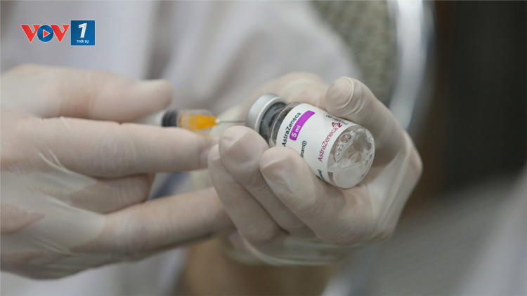 THỜI SỰ 18H CHIỀU 05/11/2021: Hà Nội thông tin chính thức về sự cố tiêm vaccine COVID-19 thay vì vắc xin ComBe fine 5 trong 1 cho 18 trẻ dưới 6 tháng tuổi ở huyện Quốc Oai.