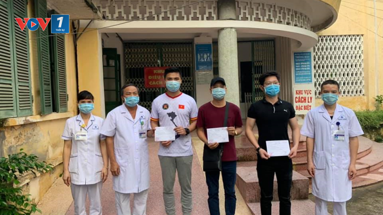THỜI SỰ 21H30 ĐÊM 18/02/2021: 25 bệnh nhân mắc Covid-19 được điều trị khỏi