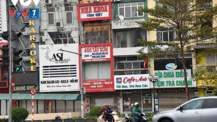 Hà Nội: Quán ăn, cafe vỉa hè đóng cửa, người dân tập thói quen ăn uống tại nhà (17/2/2021)