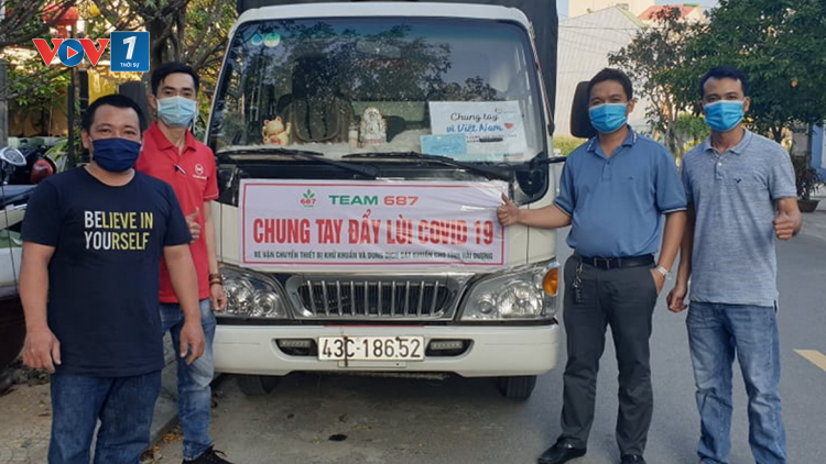 Người dân Đà Nẵng hỗ trợ trang thiết bị y tế tặng vùng dịch Hải Dương (26/2/2021)